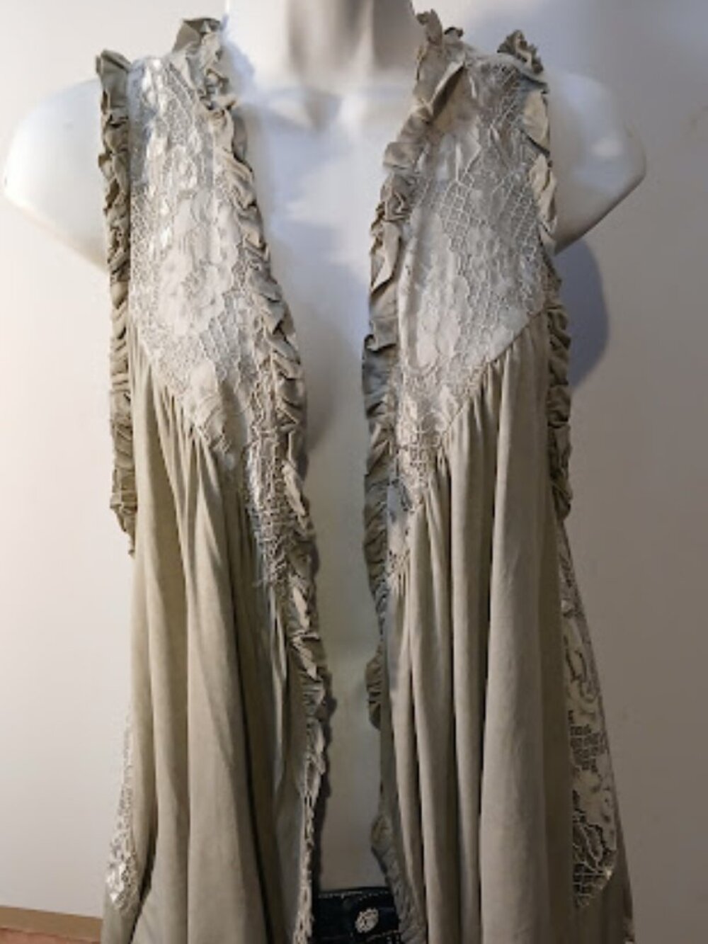 POL Large Khaki Green Ruffle drape vest